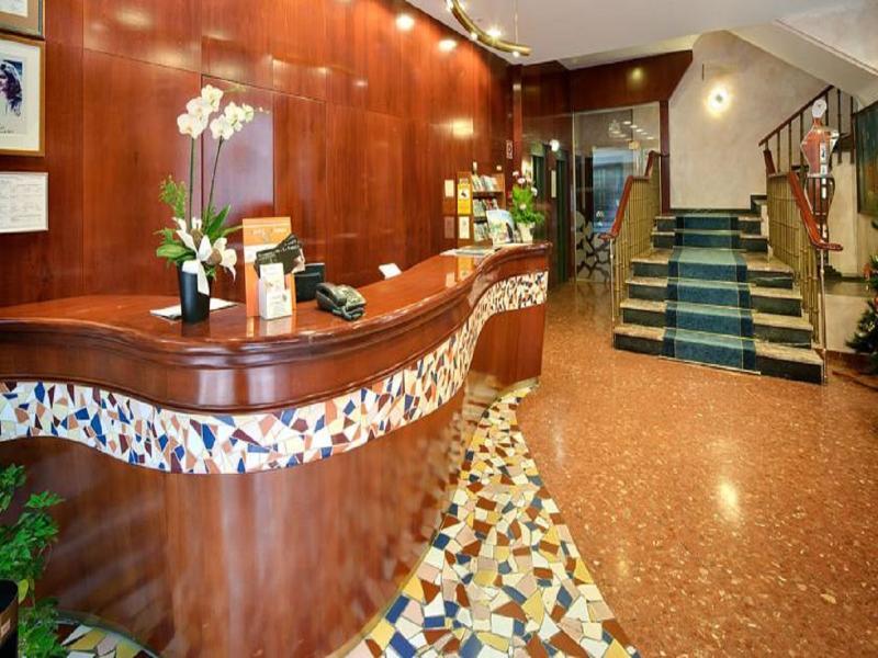 Hotel Gaudi Реус Екстер'єр фото